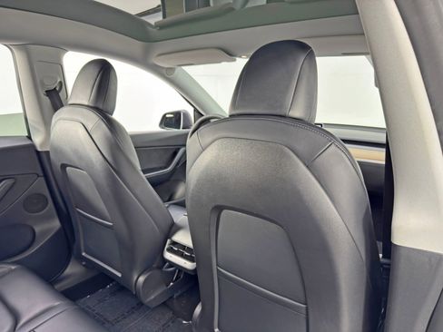 Used 2021 Tesla Model Y Long Range image 37