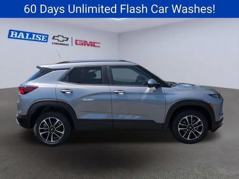 New 2026 Chevrolet TrailBlazer LT w/ LT Cold Weather Package AWD/4WD image 2