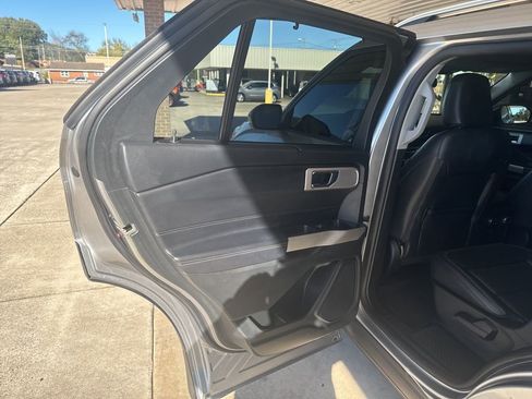 Used 2021 Ford Explorer Limited w/ Equipment Group 301A image 20