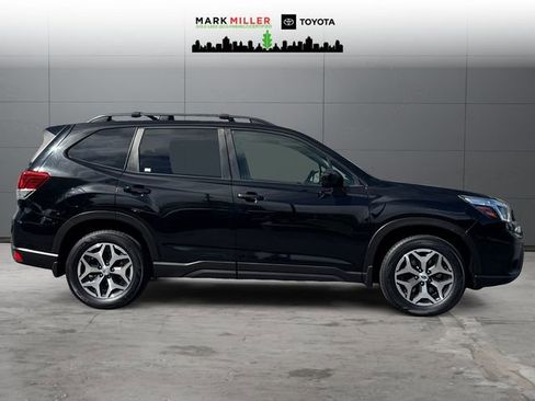 Used 2019 Subaru Forester Premium w/ All-Weather Package AWD/4WD image 6