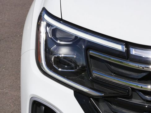 Certified 2025 Volkswagen Atlas Peak Edition SE AWD/4WD image 16