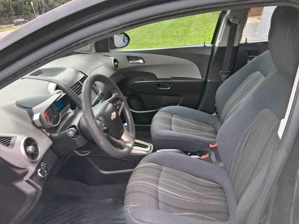 Used 2016 Chevrolet Sonic LT FWD image 9