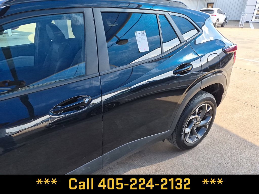 Used 2026 Chevrolet Trax LT FWD image 8
