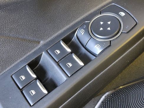 Used 2022 Ford Escape SE image 27