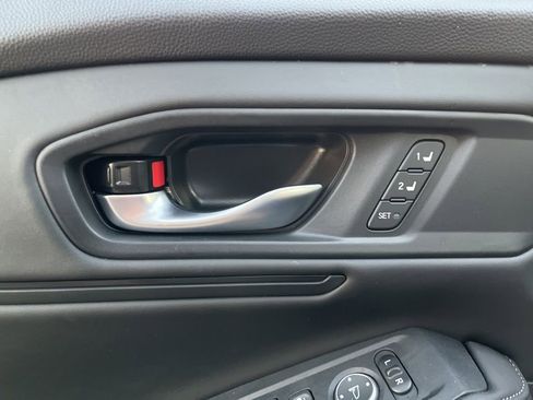 Used 2025 Honda Accord Sport image 12