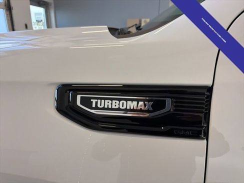 New 2026 GMC Sierra 1500 Elevation image 6