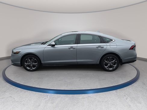 Certified 2023 Honda Accord EX image 8