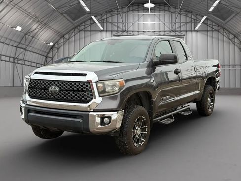 Used 2018 Toyota Tundra SR5 image 3
