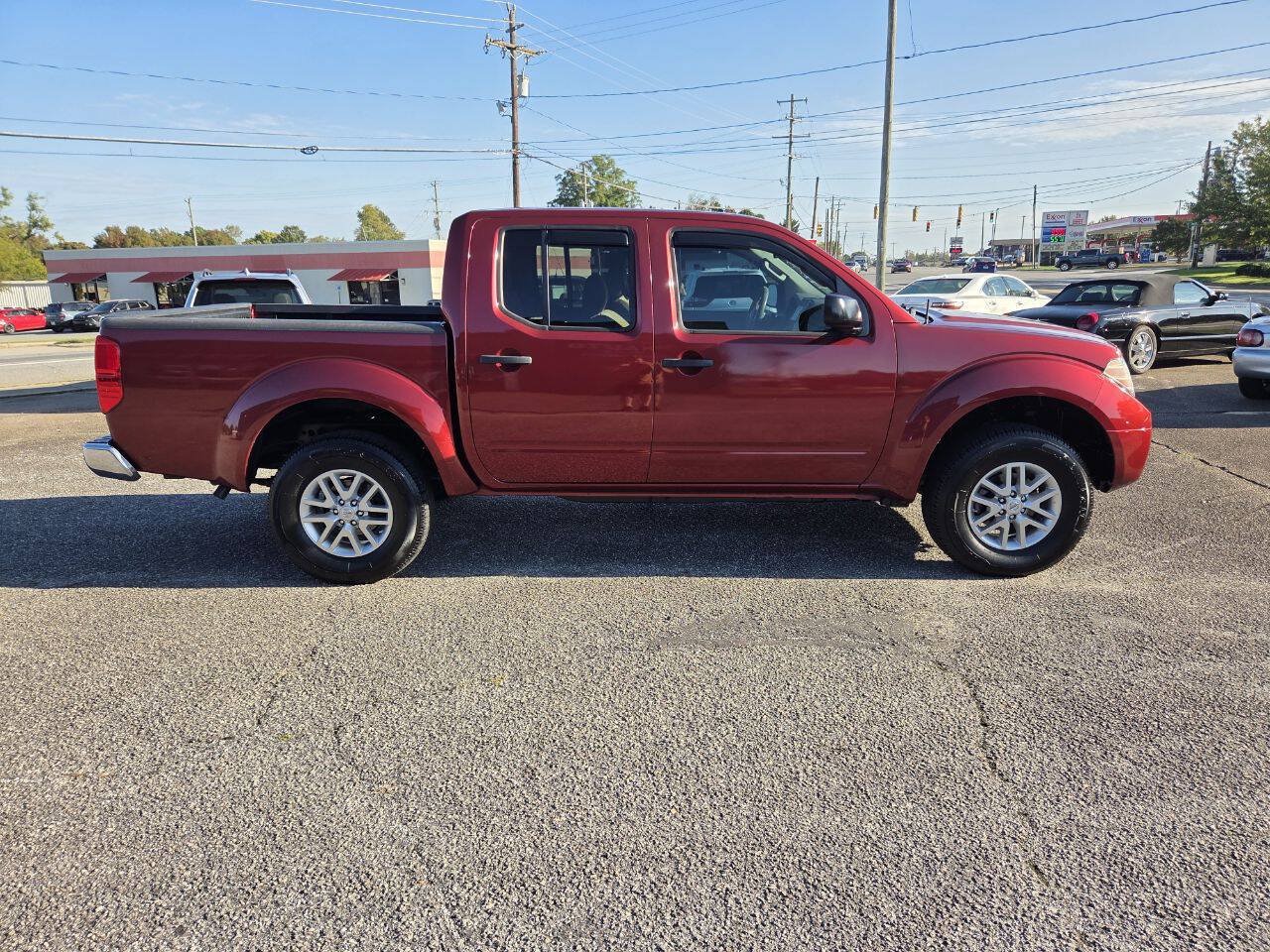 Used 2017 Nissan Frontier SV AWD/4WD image 2