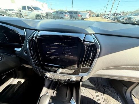 Used 2023 Chevrolet Traverse Premier w/ Redline Edition image 8