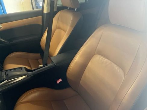 Used 2015 Lexus CT 200h w/ Navigation Package FWD image 6