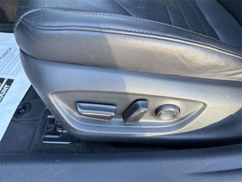 Used 2022 Toyota Avalon XSE image 27