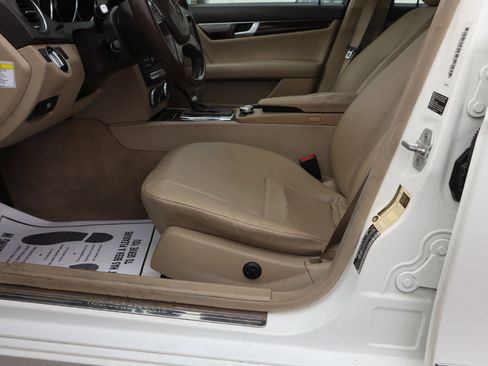 Used 2013 Mercedes-Benz C 300 4MATIC Sedan image 11
