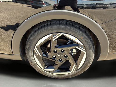 Certified 2025 Kia K4 EX FWD image 30