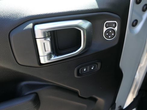 Used 2023 Jeep Wrangler Unlimited Sport AWD/4WD image 12