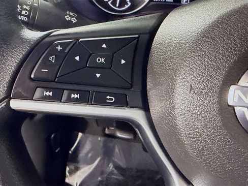 Used 2024 Nissan Sentra SV FWD image 14