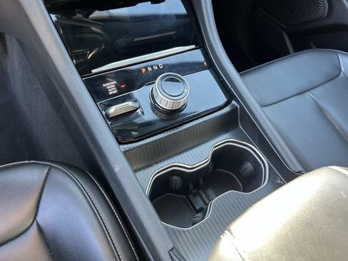 Used 2025 Jeep Grand Cherokee Limited AWD/4WD image 32