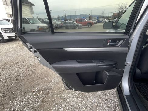 Used 2014 Subaru Outback 2.5i Premium image 14