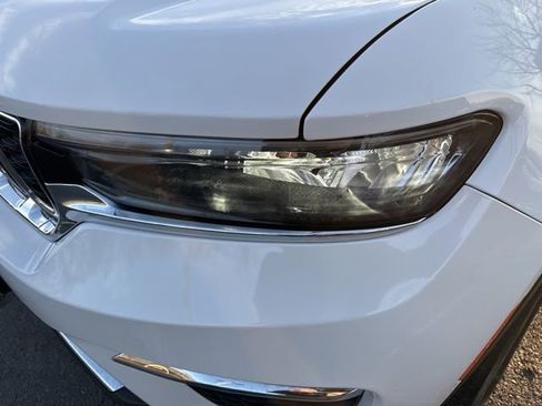 Used 2022 Jeep Grand Cherokee Limited image 29