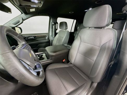 Used 2025 Chevrolet Suburban LS image 2