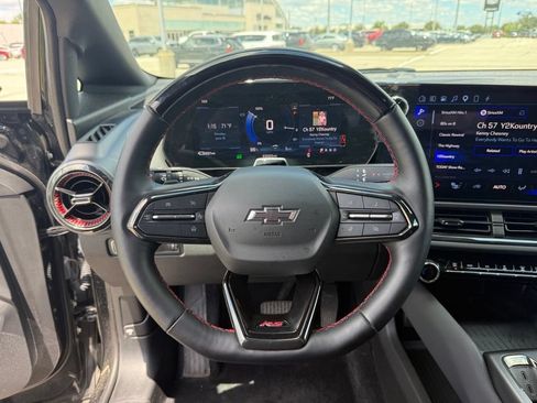 Used 2024 Chevrolet Equinox EV RS FWD image 20