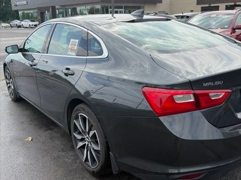 Used 2018 Chevrolet Malibu LT w/ Leather Package FWD image 9