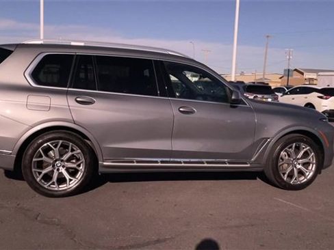 Used 2025 BMW X7 xDrive40i image 2