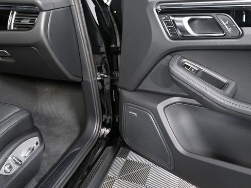 Certified 2026 Porsche Macan image 22