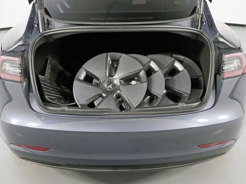 Used 2023 Tesla Model 3 Standard Range image 10