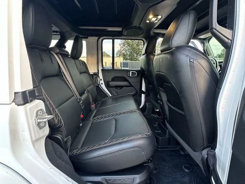Used 2021 Jeep Wrangler Unlimited Sahara image 12