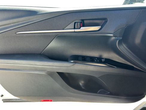 Used 2025 Toyota Camry LE image 17