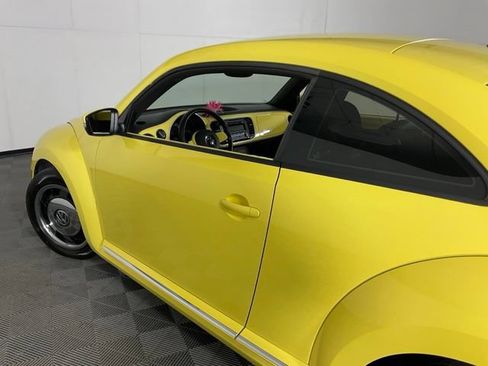 Used 2012 Volkswagen Beetle 2.5 FWD image 24