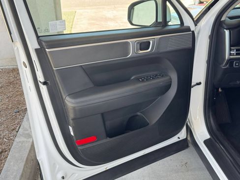 Used 2025 Hyundai Santa Fe SEL FWD image 15