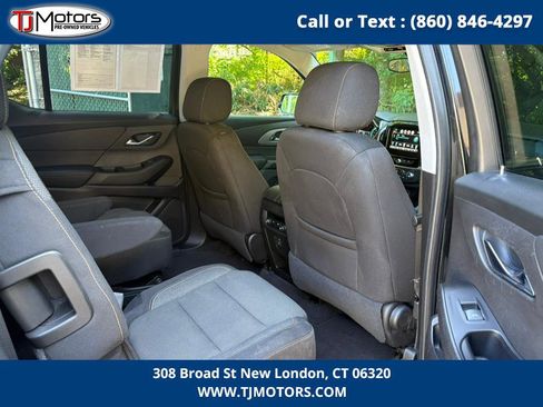 Used 2019 Chevrolet Traverse LT image 12