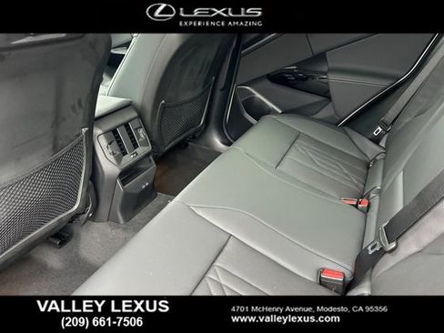 Used 2026 BMW X3 xDrive30i w/ Premium Package AWD/4WD image 9