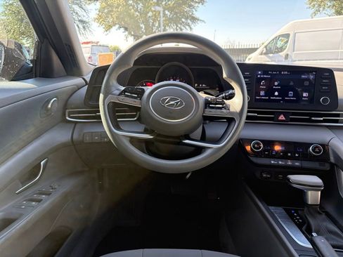 Used 2023 Hyundai Elantra SEL FWD image 7