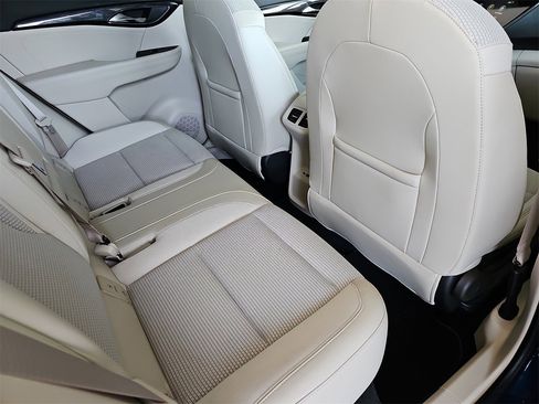 Used 2023 Buick Envision Preferred image 11