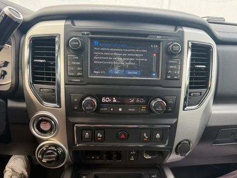 Used 2017 Nissan Titan PRO-4X w/ Pro-4x Convenience Package AWD/4WD image 23