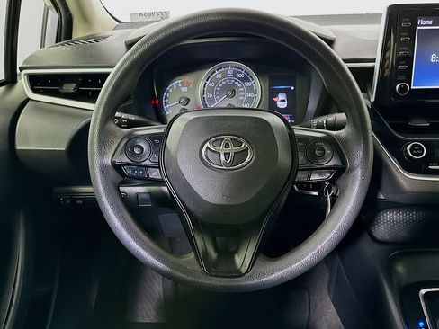 Used 2020 Toyota Corolla LE FWD image 18