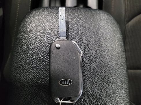 Used 2019 Kia Forte LXS FWD image 32