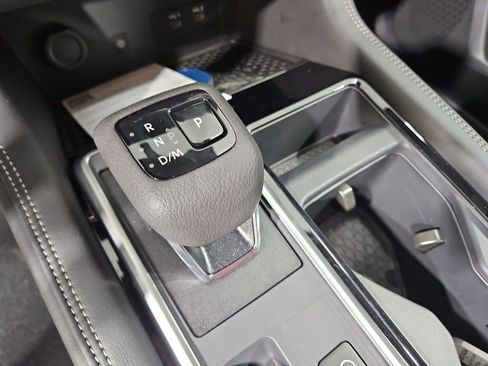 New 2026 Nissan Pathfinder Platinum image 23