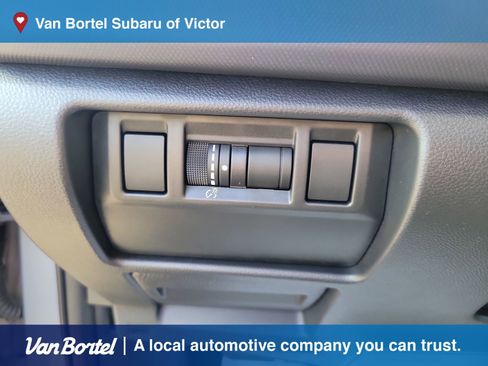 Certified 2025 Subaru Forester Premium AWD/4WD image 16