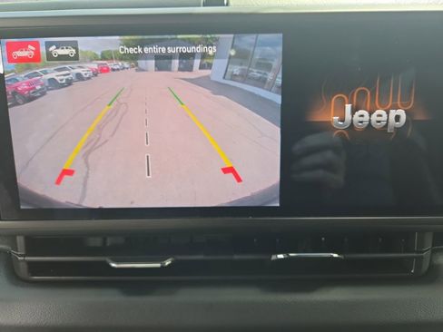 Certified 2024 Jeep Wrangler Unlimited Sahara w/ Technology Group AWD/4WD image 15