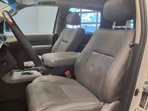 Used 2015 Toyota Sequoia Platinum image 11