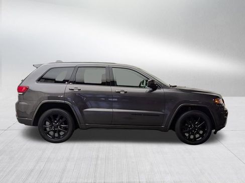 Used 2020 Jeep Grand Cherokee Altitude AWD/4WD image 4