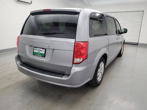 Used 2018 Dodge Grand Caravan SE FWD image 9