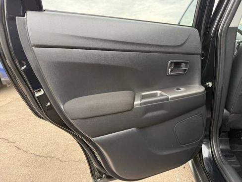 Used 2018 Mitsubishi Outlander Sport ES image 16