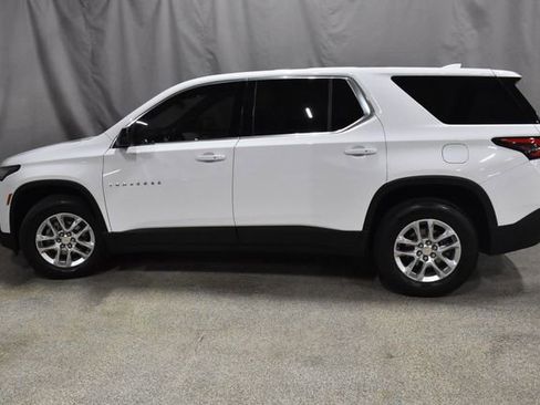 Used 2022 Chevrolet Traverse LS image 6