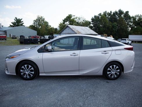 Used 2020 Toyota Prius Prime Limited image 6
