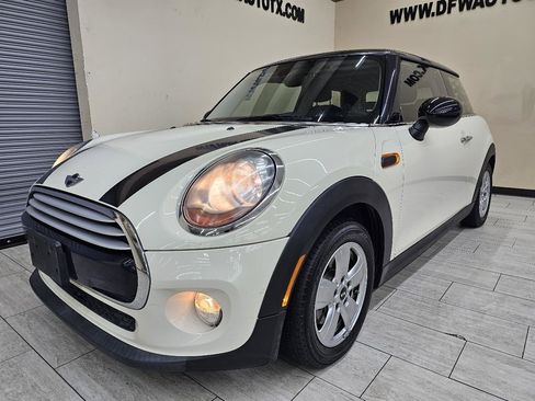 Used 2016 MINI Cooper 2-Door Hardtop image 2